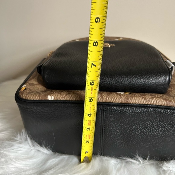 NWT Coach Court Backpack In Signature Canvas With Bee Print - Picture 9 of 9